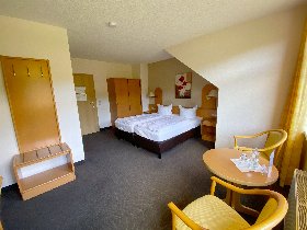 Die Wipfel der Bäume im Harz erkunden