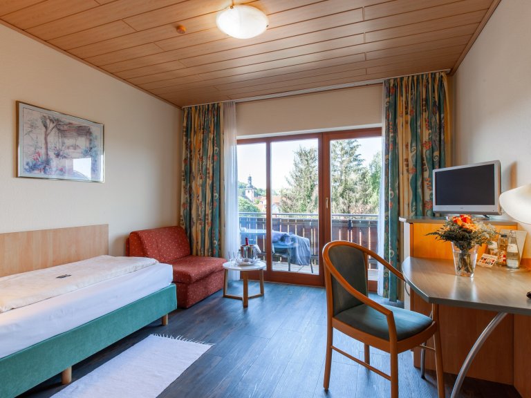 Einzelzimmer mit Balkon