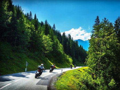Kurven & Kuckucksuhren - BikerTräume im Schwarzwald