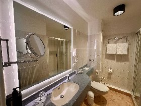 Kurzurlaub in Hamburg inkl. Dinner & Hafenrundfahrt