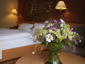 Ihre kleine Auszeit in der Eifel l eine Nacht mit Frühstück und Wellness