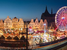 Rostocker Weihnachtsmarkt- Glühweinduft und Lichtzauber 