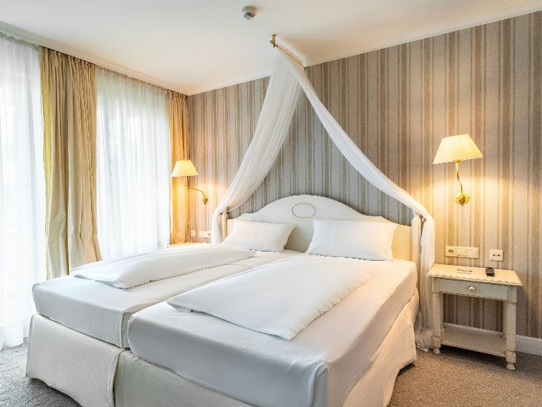 Suite/n B