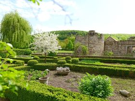 Verwöhn-Zeit mit Ihrem Herzensmensch im Schlosshotel in Hessen
