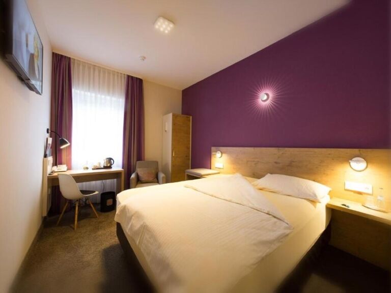 Doppelzimmer Queensize Bett