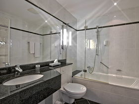 1 x Kuscheln in Bonn inkl. Candlelight-Dinner | 2 Tage 