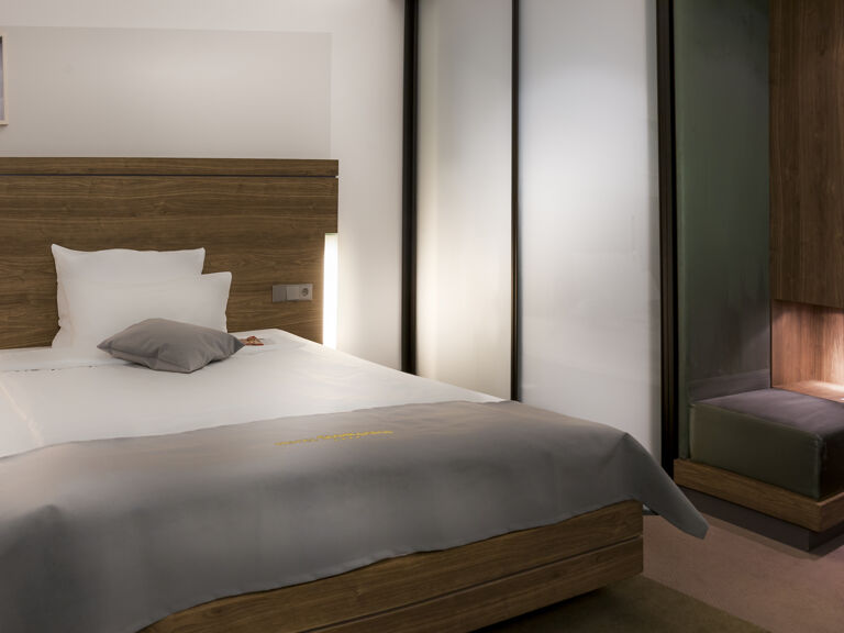 Doppelzimmer Queensize Bett B