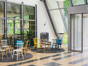 Wuppertal mit einer der ältesten Schwebebahn der Welt erkunden