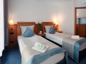 Den Naumburger Dom entdecken - 3 Tage Kurzurlaub inkl. Halbpension & Sektkellerei Freyburg