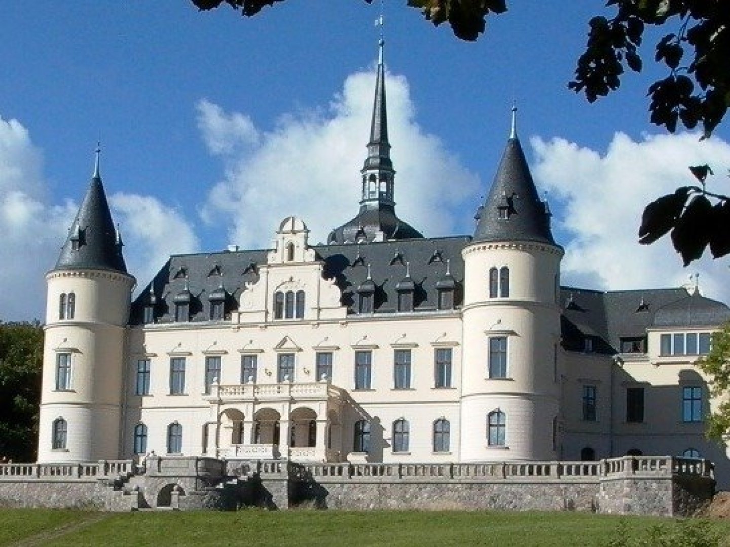 Sommer, Sonne, Schloss & Me(e)hr