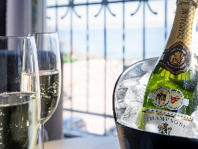 Frauentags-Luxuswochenende direkt an der Ostsee mit viel drin