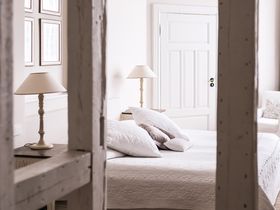 Kurzurlaub im Mecklenburger Schloss nahe Wismar zum Frühlingsstart -Schneeglöckchentage