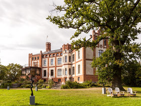 Ostsee-Märchenschloss am Rande von Wismar - Gamehler Landpartie