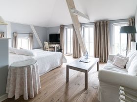 Kurzurlaub im Mecklenburger Schloss nahe Wismar zum Frühlingsstart -Schneeglöckchentage