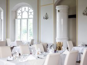 Kurzurlaub im Mecklenburger Schloss nahe Wismar zum Frühlingsstart -Schneeglöckchentage