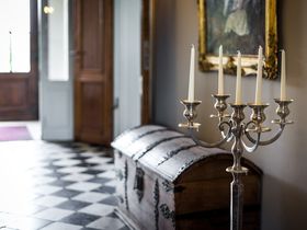 Kurzurlaub im Mecklenburger Schloss nahe Wismar zum Frühlingsstart -Schneeglöckchentage