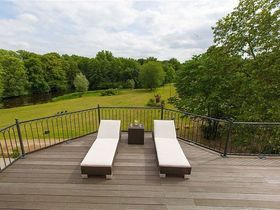 Ostsee-Märchenschloss am Rande von Wismar - Gamehler Landpartie