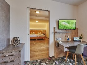 Tiergarten Familienarrangement für 2 Erw. & 1 Kind bis 13 Jahre 