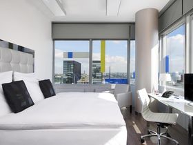 Dinner mit Ausblick in Düsseldorf - Kurzurlaub inkl. Abendessen