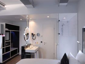 Dinner mit Ausblick in Düsseldorf - Kurzurlaub inkl. Abendessen