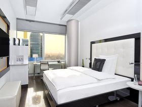 Dinner mit Ausblick in Düsseldorf - Kurzurlaub inkl. Abendessen