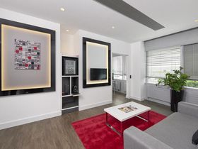 Dinner mit Ausblick in Düsseldorf - Kurzurlaub inkl. Abendessen