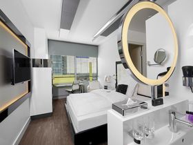 Dinner mit Ausblick in Düsseldorf - Kurzurlaub inkl. Abendessen