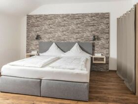 Entspannung pur inkl. Candle-Light Diner & Katzenbuckel-Therme