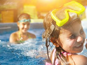 Familienzeit im Saarland inkl. Eintritt Spaßbad Merzig 2,5 Std. & Abendmenü  