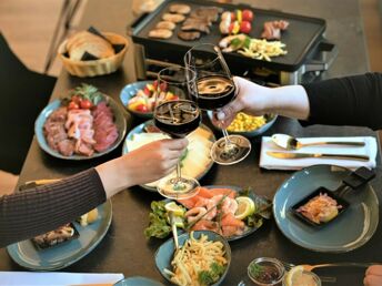 NEU Eröffnungsschnäppchen mit Raclette-Dinner für 8 Tage   