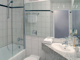 Schnapsidee für 1 Nacht im Sauerland - Willkommen mit dem ersten Kurzen! 