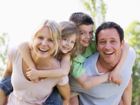Zeit für die Familie im Thüringer Wald - ein Kind mit im Gepäck