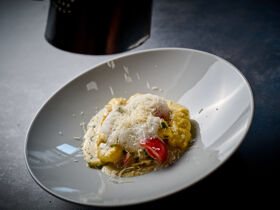 Silvester-Auszeit mit Tanzmusik und kulinarischem Feuerwerk