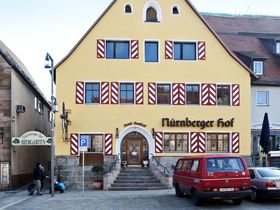 Silvester - Festlich tafeln, fröhlich feiern, friedlich schlafen