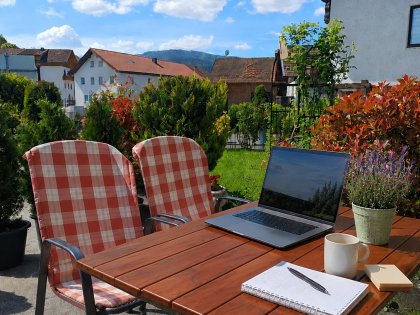 Workation - Entspannt arbeiten mit Bergblick und Kaffee-Flat