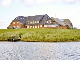 AusZeit auf der Hallig und mitten im Meer - inkl. täglichem Abendessen