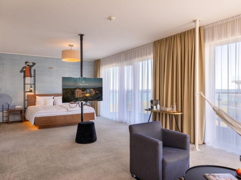 Tipi Family Suite