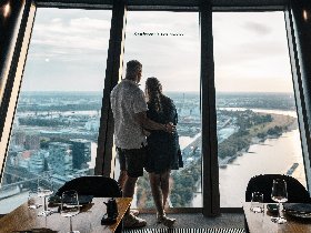 Up to the Sky - Düsseldorf aus der Luft inkl. Auffahrt auf den Rheinturm - 3 Tage