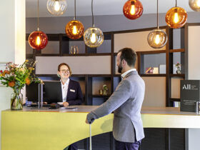 3 Tage Düsseldorf - Shopping, Kultur und Architektur inkl. Carepaket