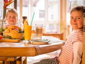 MÄDELS Trip 4 Tage I Wellness & Party auf Usedom
