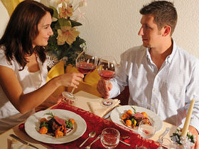 Especially for Two mit  Candle-Light-Dinner & Massage