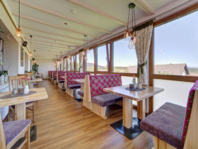 Especially for Two mit  Candle-Light-Dinner & Massage