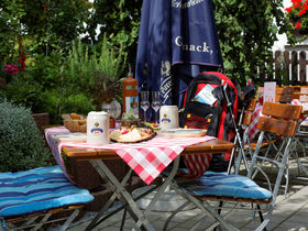 Especially for Two mit  Candle-Light-Dinner & Massage