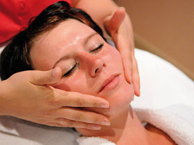 Especially for Two mit  Candle-Light-Dinner & Massage