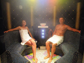 Especially for Two mit  Candle-Light-Dinner & Massage