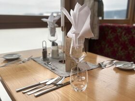 Especially for Two mit  Candle-Light-Dinner & Massage