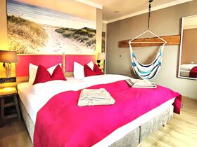 Mit Frauchens Liebling am Ostseestrand - Hundearrangement 