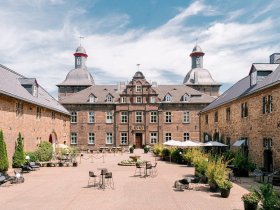 Königlicher Kurzurlaub im Wasserschloss | 3 Tage in Essen inkl. kulinarisches Präsent