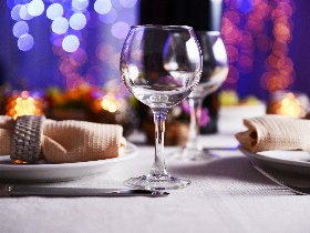 Silvester mit Musical Dinner Show