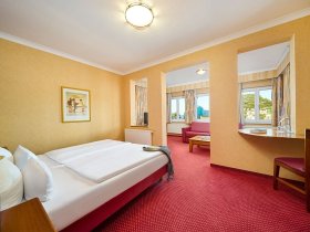 Magische Momente zum Jahreswechsel mit Gala-Buffet, Livemusik & Tanz